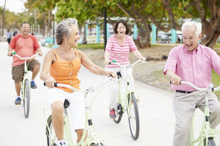 7 Ways Seniors Can Stay Young and Active After 65